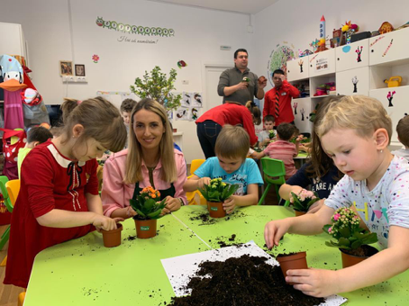 INVATAM COPIII SA IUBEASCA PLANTELE